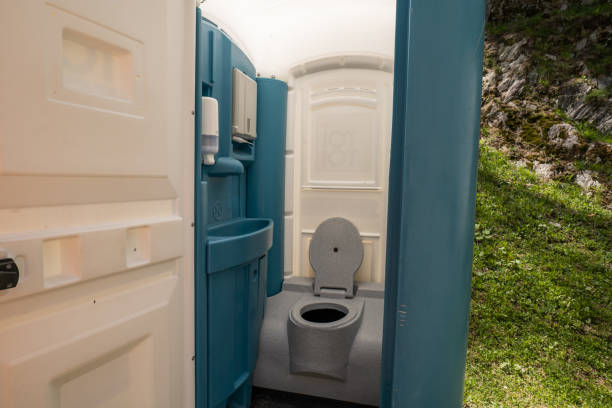 Best Restroom trailer rental cost  in Chesterfield, IN